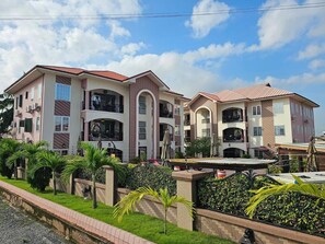 Exterior - Cozy 2-Bedroom Haven in the Heart of Accra (Accra)