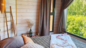 2 Schlafzimmer, BĂŒgeleisen/BĂŒgelbrett, WLAN, BettwĂ€sche
