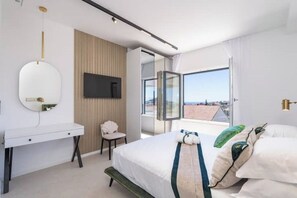4 habitaciones, tabla de planchar con plancha, wifi y ropa de cama