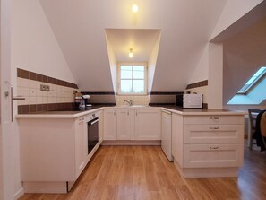 Fridge, microwave, oven - Cozy renovated apartment near Chartres (Le Boullay-Thierry)