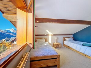 2 bedrooms