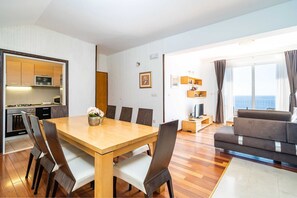 Dining - Apartments Isabora - Premium Two-Bedroom Apartment with Terrace and Sea View (Dubrovnik)