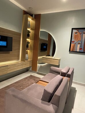 Interior - Charming studio apartment in Lekki with AC, WiFi, Swimming Pool , fitness room (Lekki)