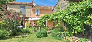 Exterior - Complex in a large Mas Provençal in the countryside with private pool  (Monteux)