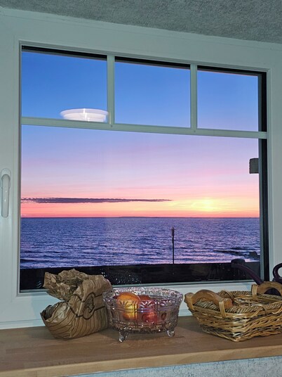 Apartment 54m² for 1-4 persons directly on the dike, sea view from kitchen and living room