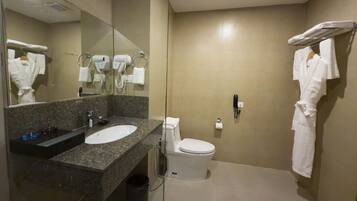 Deluxe Twin Room, 2 Twin Beds, Balcony, City View | Bathroom | Free toiletries, hair dryer, bathrobes, slippers