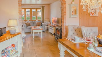 TV, DVD player, aparelho de som