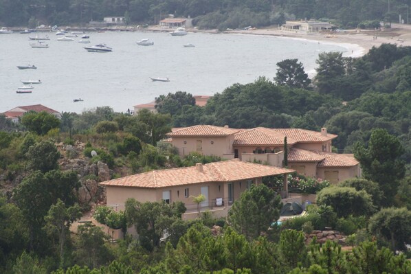 Exterior - BEAUTIFUL VILLA WITH PRIVATE POOL OVERLOOKING THE CORSICAN MAQUIS (Sari-Solenzara)