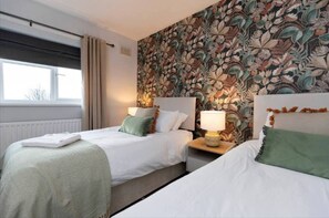 2 bedrooms, iron/ironing board, free WiFi, bed sheets