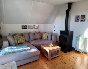 House | Living room - Cozy Holiday Home in Sint Maartenszee (Sint Maartensvlotbrug)