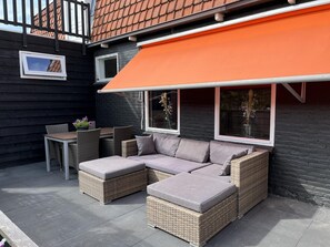 House | Outdoor dining