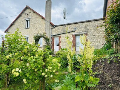 Large house in the countryside, ideal for family or business stays!