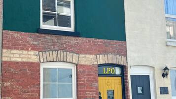 House | Exterior detail