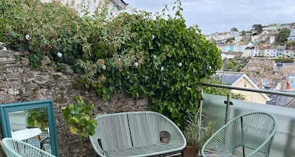 Dog Friendly Brixham Cottage, 3 Minutes to Harbour