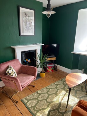 하우스 | 거실 공간 | TV