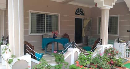 Delightful 3-bedroom house in Ponnampet ,Kodagu with beautiful nature around.