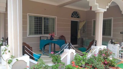 Delightful 3-bedroom house in Ponnampet ,Kodagu with beautiful nature around.