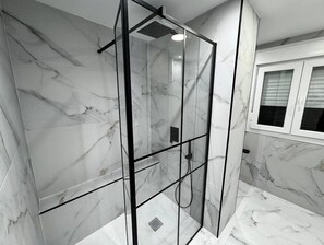 Towels, soap, toilet paper - Entire accommodation: apartment in Zaragoza, Spain /El Pilar 3 minutes away  (Zaragoza)