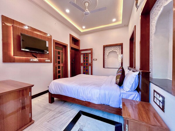 Deluxe king Room | Free WiFi - Hotel Vasudev Niwas (Jaisalmer)