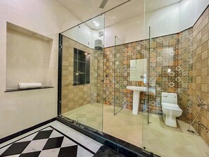 Family Room | Bathroom - Hotel Vasudev Niwas (Jaisalmer)