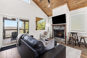 TV, fireplace, stereo