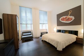 2 bedrooms, travel cot, free WiFi, bed sheets