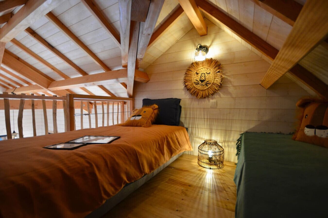 2 chambres, fer et planche à repasser, Wi-Fi, draps fournis