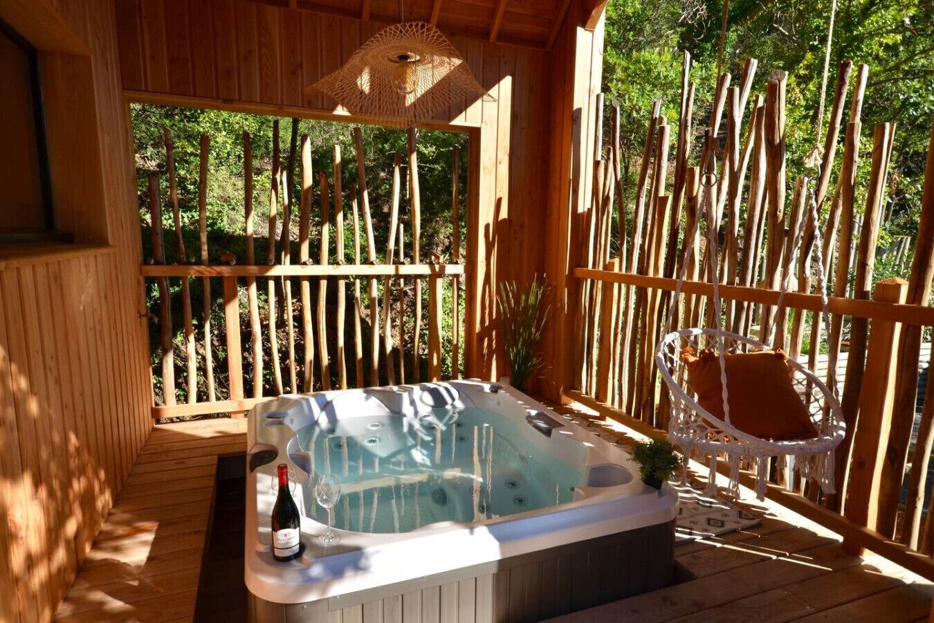 Bain à remous extérieur