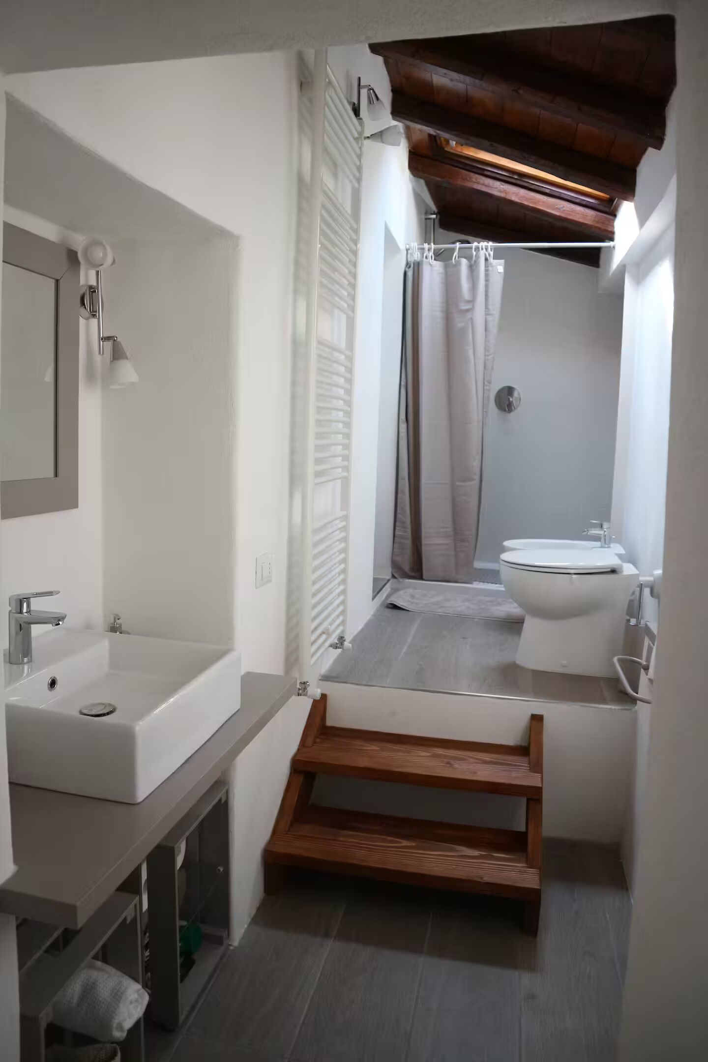 Dusche, Haartrockner, Bidet, Handtücher