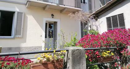 Traditional Piazza Home/Balcony/ Private Garden