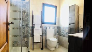 Apartment, 2 Bedrooms, Terrace, Garden View | Bathroom