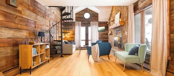 Dog Friendly Cabin in the Woods, Hot Tub & Firepit