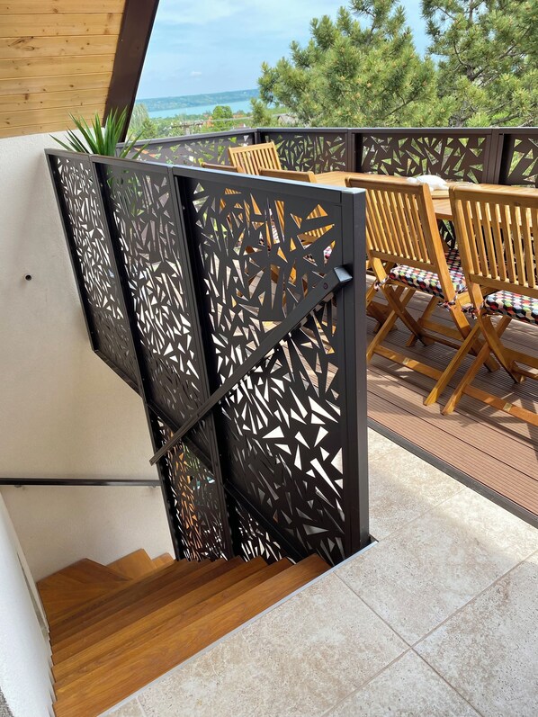 Property grounds - Brisa Balaton - modern apartment w/lake view (Balatonalmádi)