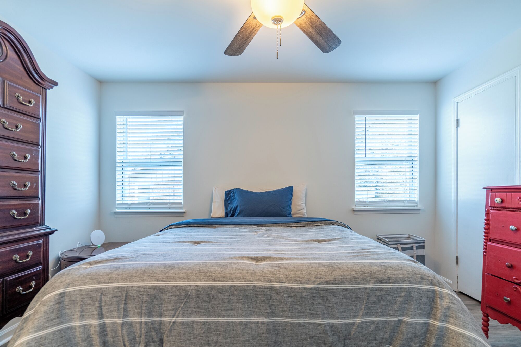 2 多间卧室、熨斗/熨衣板、WiFi、床单