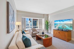 아파트 (1 Bedroom) | 1 개의 침실, 각각 다른 스타일의 인테리어, 각각 다르게 가구 비치, 책상