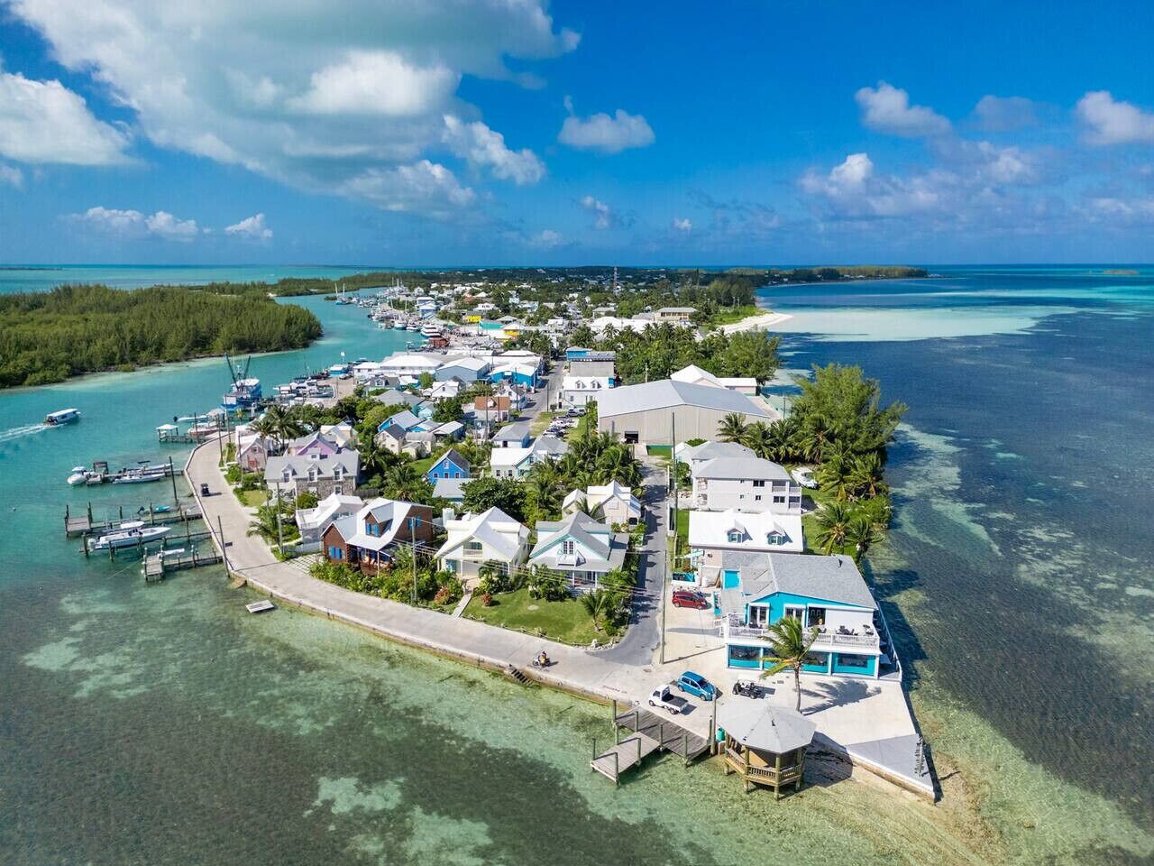 Discover Spanish Wells like never before at Up Home — where island charm, bright waters, and effortless relaxation come together for the stay you’ve been dreaming of.