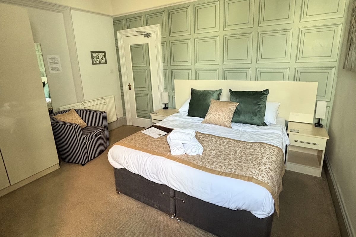 Comfort Double or Twin Room | 1 bedroom, premium bedding, iron/ironing board, free WiFi