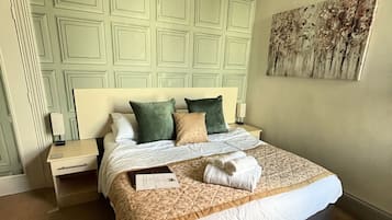 Comfort kamer, 1 twee- of 2 eenpersoonsbedden | Luxe beddengoed, een strijkplank/strijkijzer, gratis wifi, beddengoed