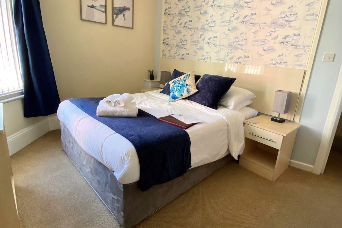 Deluxe Double Room | 1 bedroom, premium bedding, iron/ironing board, free WiFi