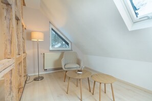 Interior - Modern vacation apartment in Lauscha, near Rennsteig and the Silbersattel ski arena. (Lauscha)