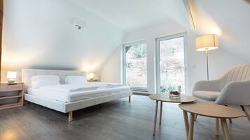 3 bedrooms, iron/ironing board, travel crib, WiFi