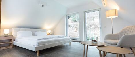 3 bedrooms, iron/ironing board, travel crib, WiFi