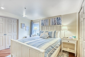 2 bedrooms, desk, iron/ironing board, free WiFi