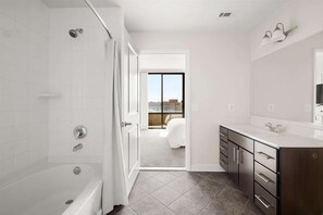 Shower, hair dryer, towels - Crystal City 2BR nr Downtown DC | Spa & Gym (Arlington)