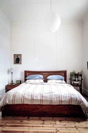 3 bedrooms, WiFi, bed sheets - Kent House Summary:<br>W (Ballarat Central)