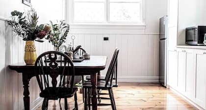 Kent House Summary:<br>W