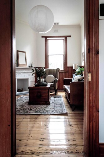 Kent House Summary:<br>W