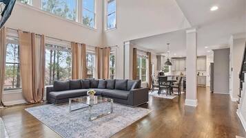 Smart-TV, Kamin, Videospiele