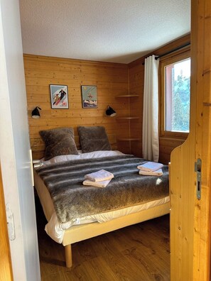 3 室のベッドルーム、WiFi、ベッドシーツ