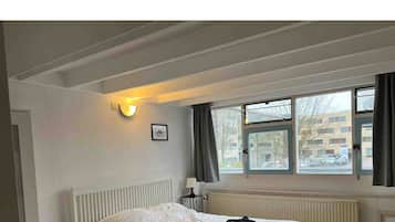 3 chambres, fer et planche Ă  repasser, Wi-Fi, draps fournis